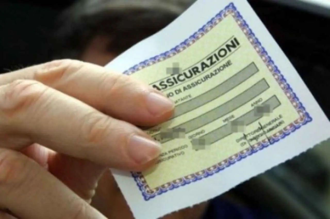 Come evitare la sanzione per assicurazione scaduta: i controlli che partono ora Come evitare la sanzione per assicurazione scaduta: i controlli che partono ora
