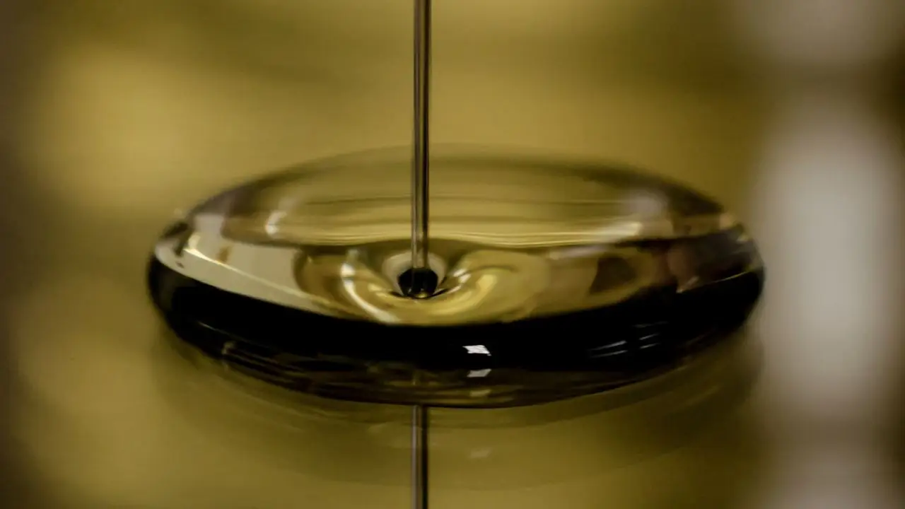 Ecco perché conviene cambiare l’olio motore prima dell’estate: i benefici Ecco perché conviene cambiare l’olio motore prima dell’estate: i benefici