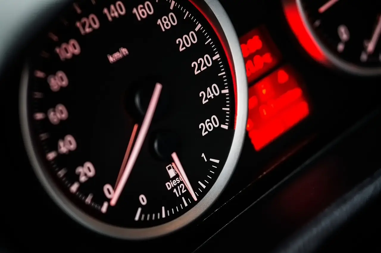 Attenzione ai limiti di velocità nei centri abitati: ecco cosa cambia da giugno Attenzione ai limiti di velocità nei centri abitati: ecco cosa cambia da giugno