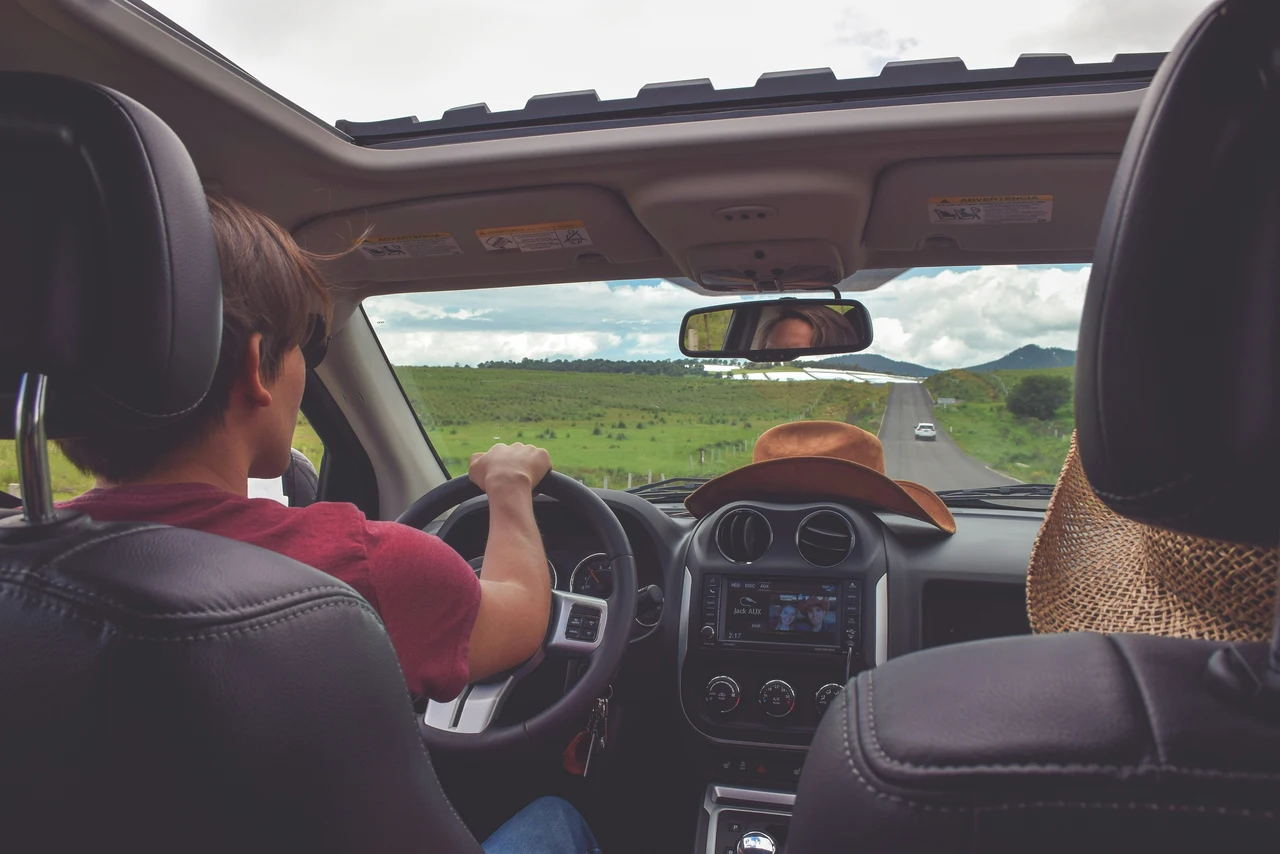 Cosa controllare nei sistemi di assistenza alla guida prima dei viaggi estivi Cosa controllare nei sistemi di assistenza alla guida prima dei viaggi estivi