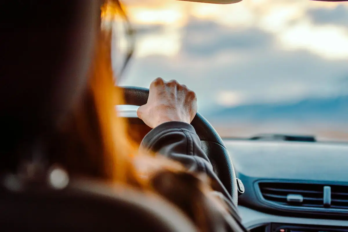Il trucco per ridurre il consumo di carburante in autostrada: funziona davvero? Il trucco per ridurre il consumo di carburante in autostrada: funziona davvero?