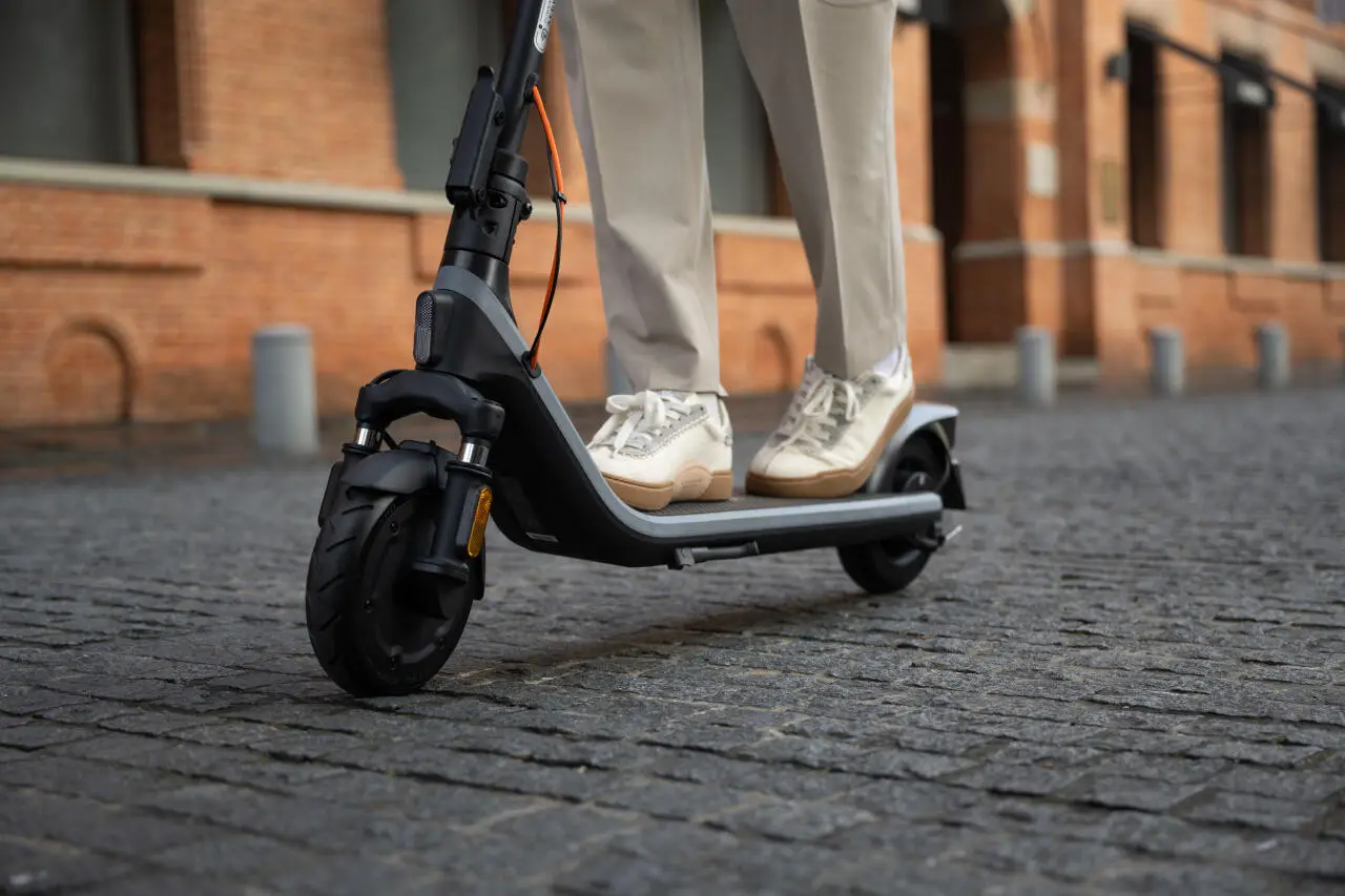 Dal 1° giugno scattano multe automatiche per chi parcheggia male monopattini o bici: cosa sapere Dal 1° giugno scattano multe automatiche per chi parcheggia male monopattini o bici: cosa sapere