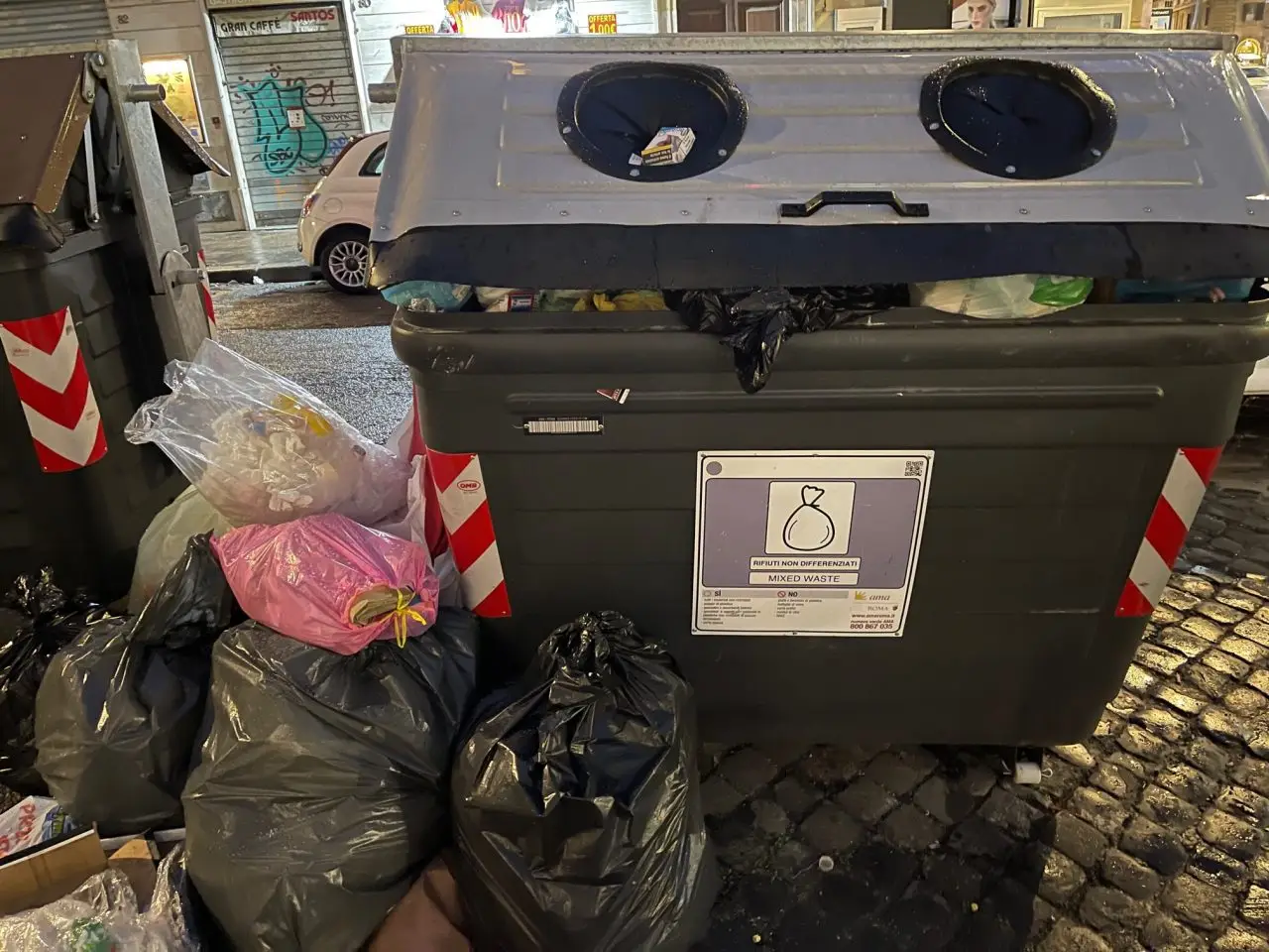 Marciapiedi sporchi e infestazioni: cosa puoi fare per segnalare il problema al Comune Marciapiedi sporchi e infestazioni: cosa puoi fare per segnalare il problema al Comune
