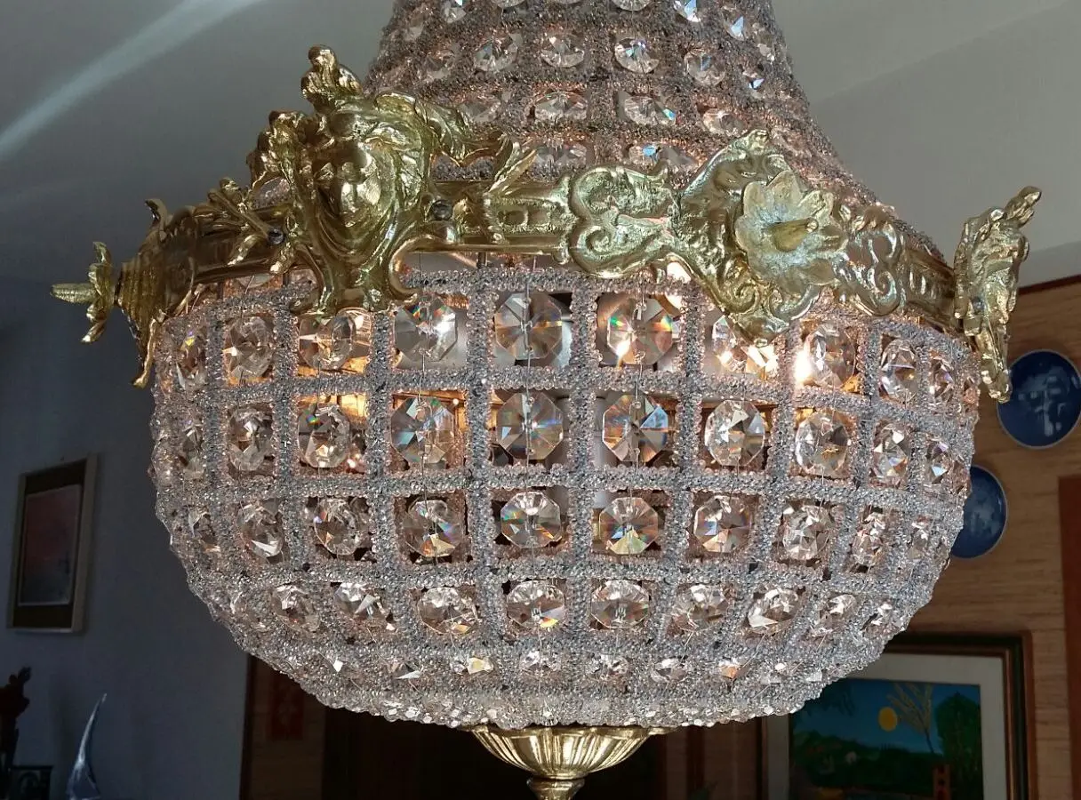 Il trucco per ridurre la polvere sui lampadari: la soluzione rapida suggerita dagli allergologi Il trucco per ridurre la polvere sui lampadari: la soluzione rapida suggerita dagli allergologi
