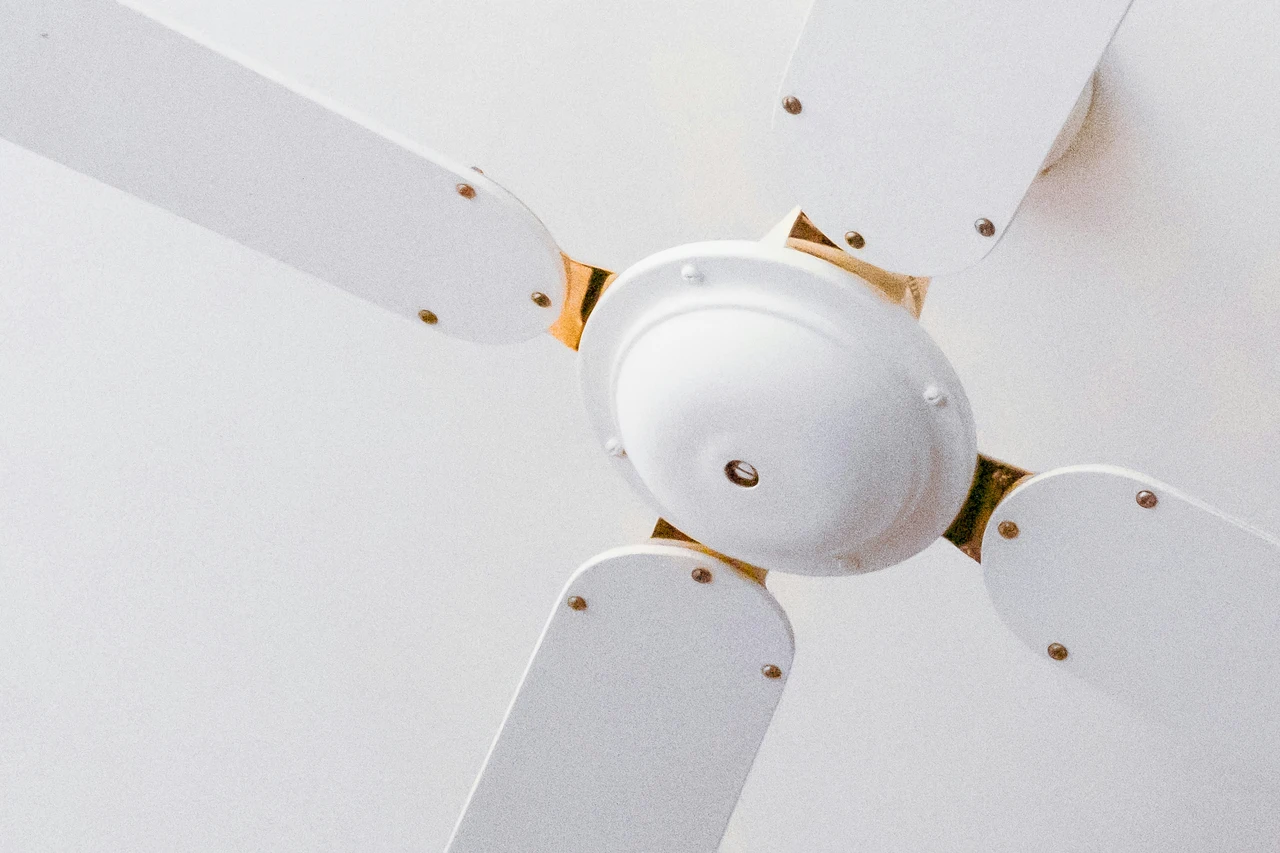 Scopri il trucco per raffreddare la camera da letto senza climatizzatore: i consigli dell’ingegnere energetico per l’estate Scopri il trucco per raffreddare la camera da letto senza climatizzatore: i consigli dell’ingegnere energetico per l’estate