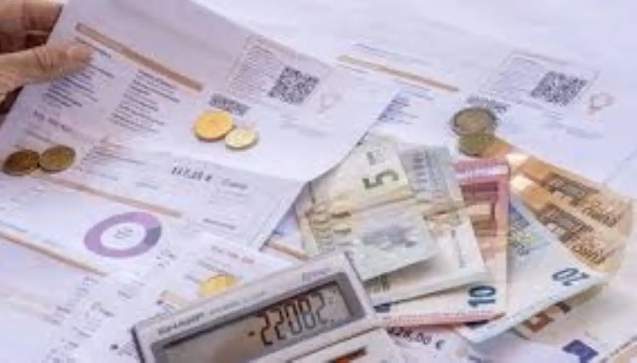 Come ridurre i consumi energetici del frigorifero con il trucco dell’elettricista per giugno Come ridurre i consumi energetici del frigorifero con il trucco dell’elettricista per giugno