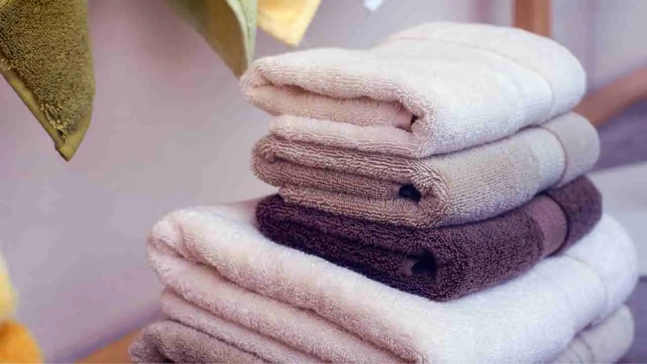 Organizza la biancheria da letto per l’estate: la strategia salvaspazio degli interior designer per giugno Organizza la biancheria da letto per l’estate: la strategia salvaspazio degli interior designer per giugno