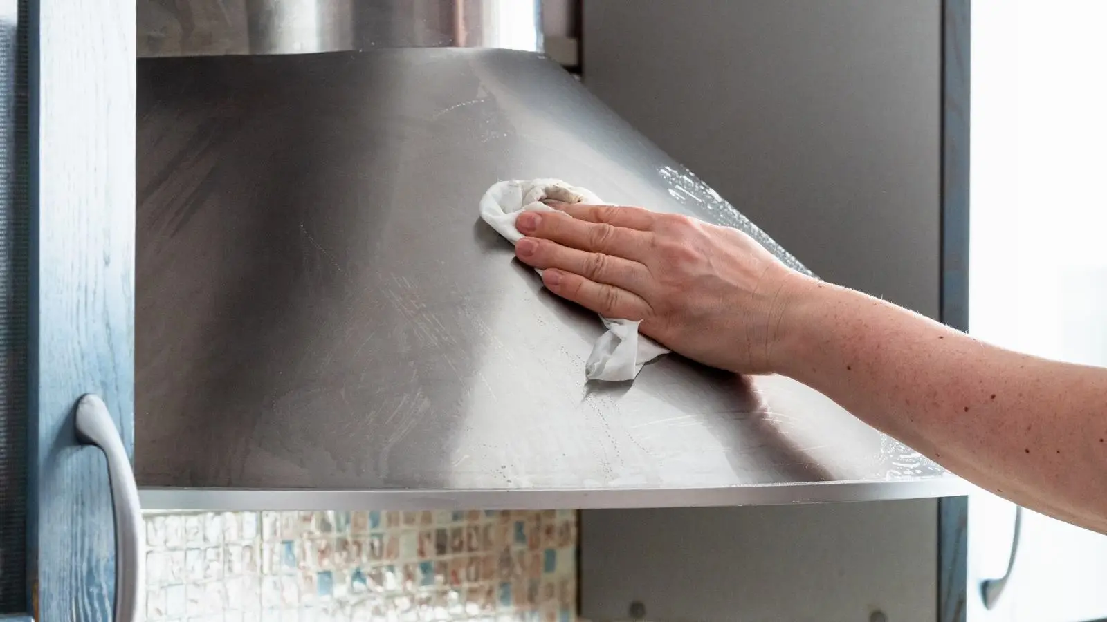 Come evitare che i filtri della cappa si intasino in estate: il consiglio dei tecnologi alimentari per giugno Come evitare che i filtri della cappa si intasino in estate: il consiglio dei tecnologi alimentari per giugno