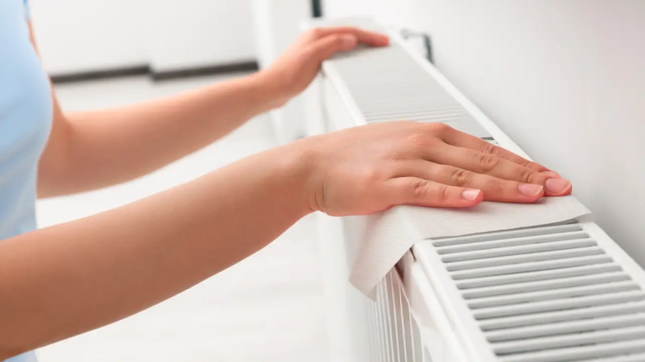 Elimina in sicurezza la polvere dai termosifoni con un metodo pratico e sostenibile Elimina in sicurezza la polvere dai termosifoni con un metodo pratico e sostenibile