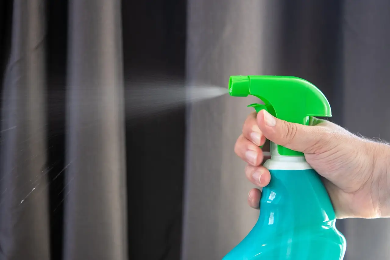Pulire i muri dopo il passaggio dei topi: i disinfettanti più efficaci da usare subito Pulire i muri dopo il passaggio dei topi: i disinfettanti più efficaci da usare subito