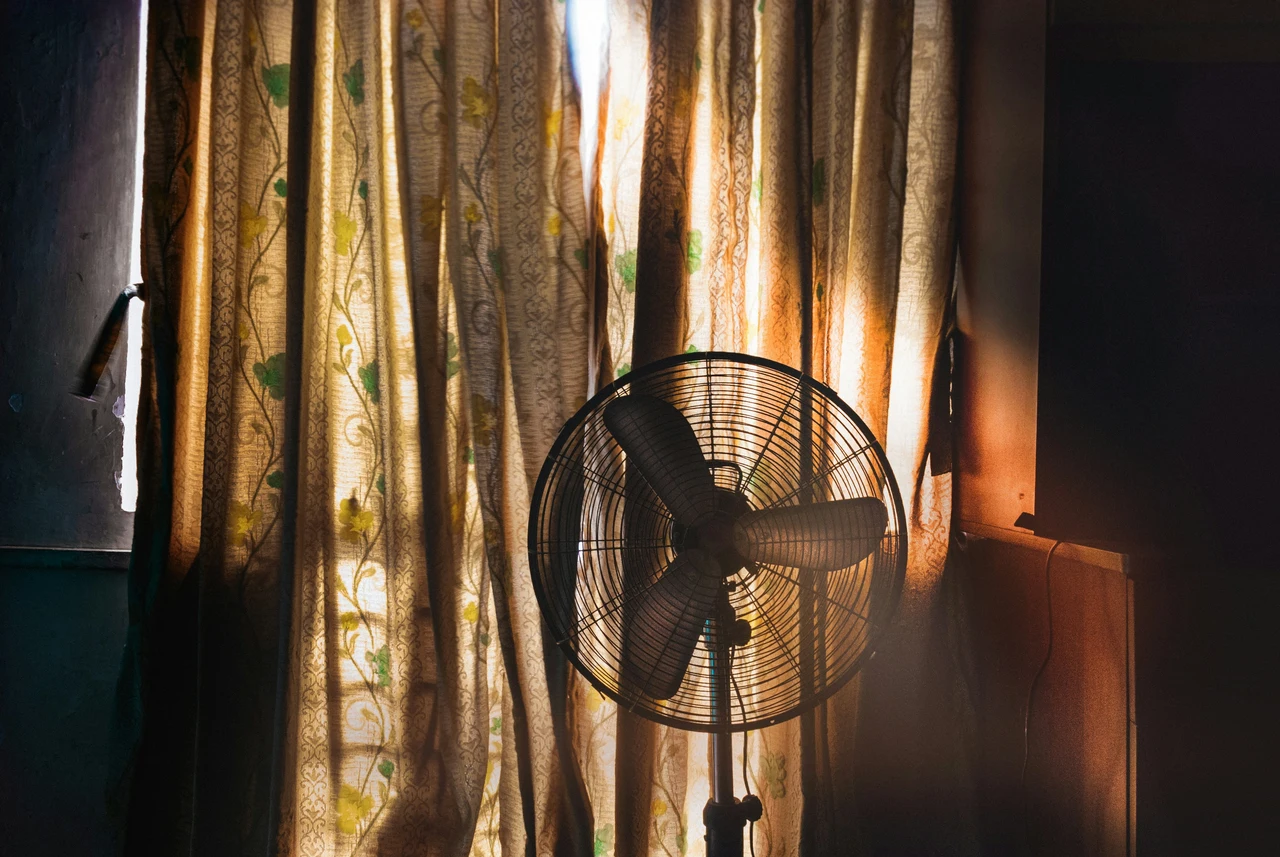 Come raffreddare la camera da letto senza climatizzatore: il metodo degli architetti Come raffreddare la camera da letto senza climatizzatore: il metodo degli architetti
