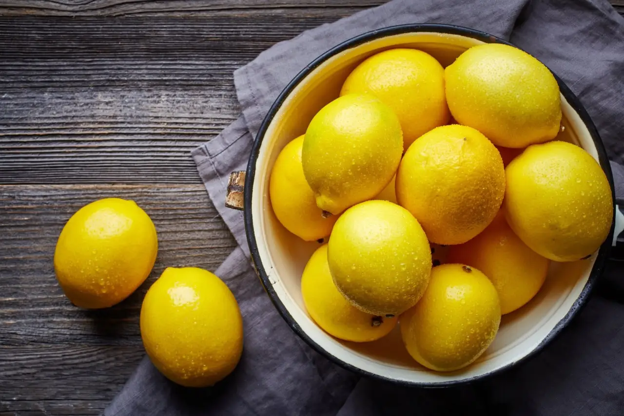 Non buttare le bucce di limone: ecco dove metterle per profumare tutta la casa Non buttare le bucce di limone: ecco dove metterle per profumare tutta la casa