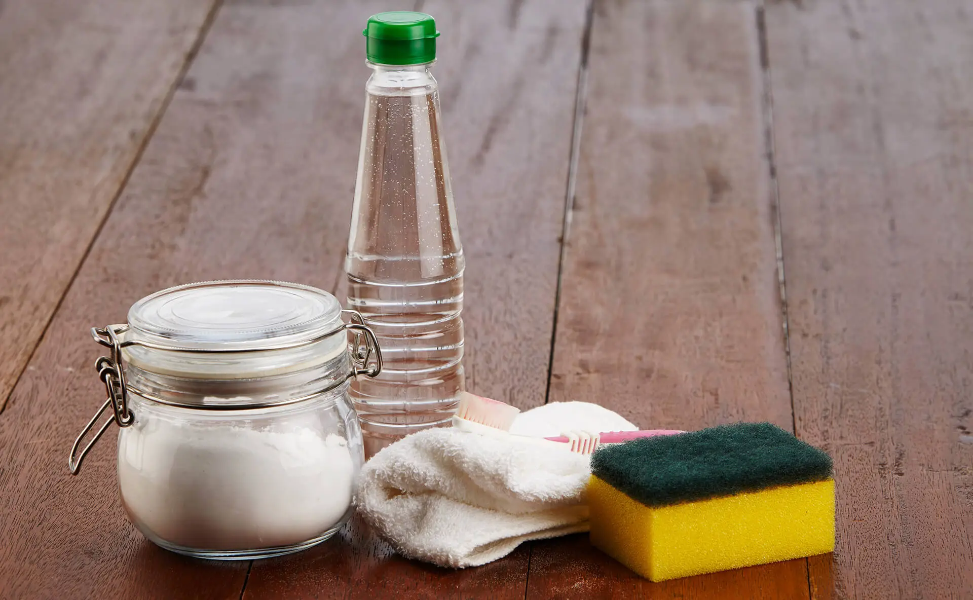 Bicarbonato e aceto: dove non vanno mai usati insieme in casa (errore comune!) Bicarbonato e aceto: dove non vanno mai usati insieme in casa (errore comune!)