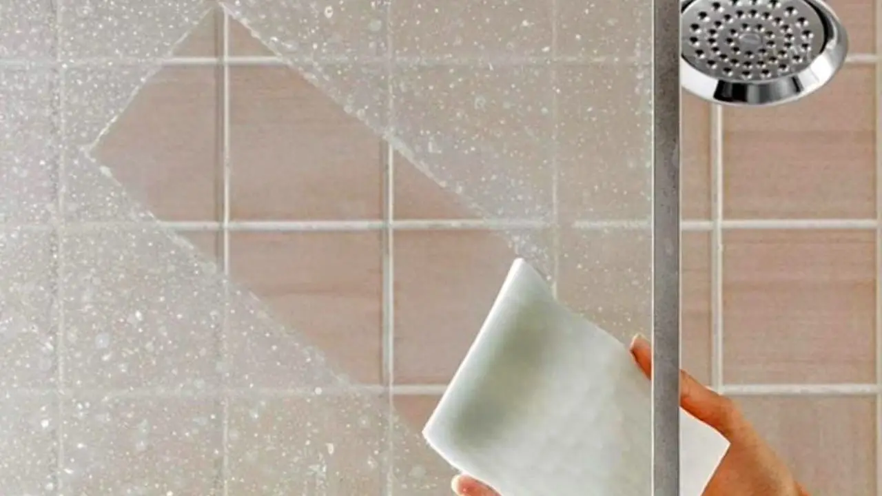 Risparmia tempo con il rimedio rapido per pulire i vetri senza lasciare aloni Risparmia tempo con il rimedio rapido per pulire i vetri senza lasciare aloni